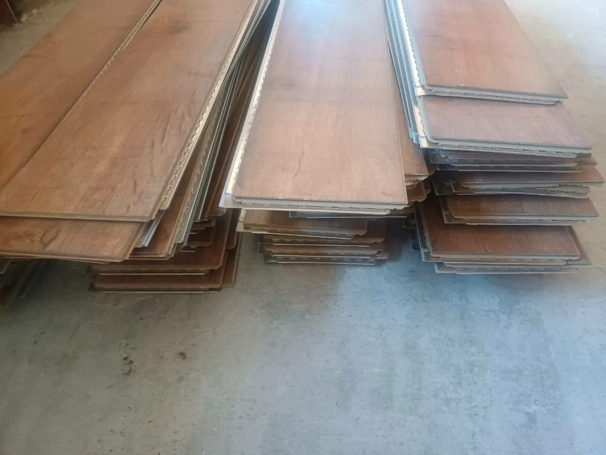 Laminate flooring - Image 4