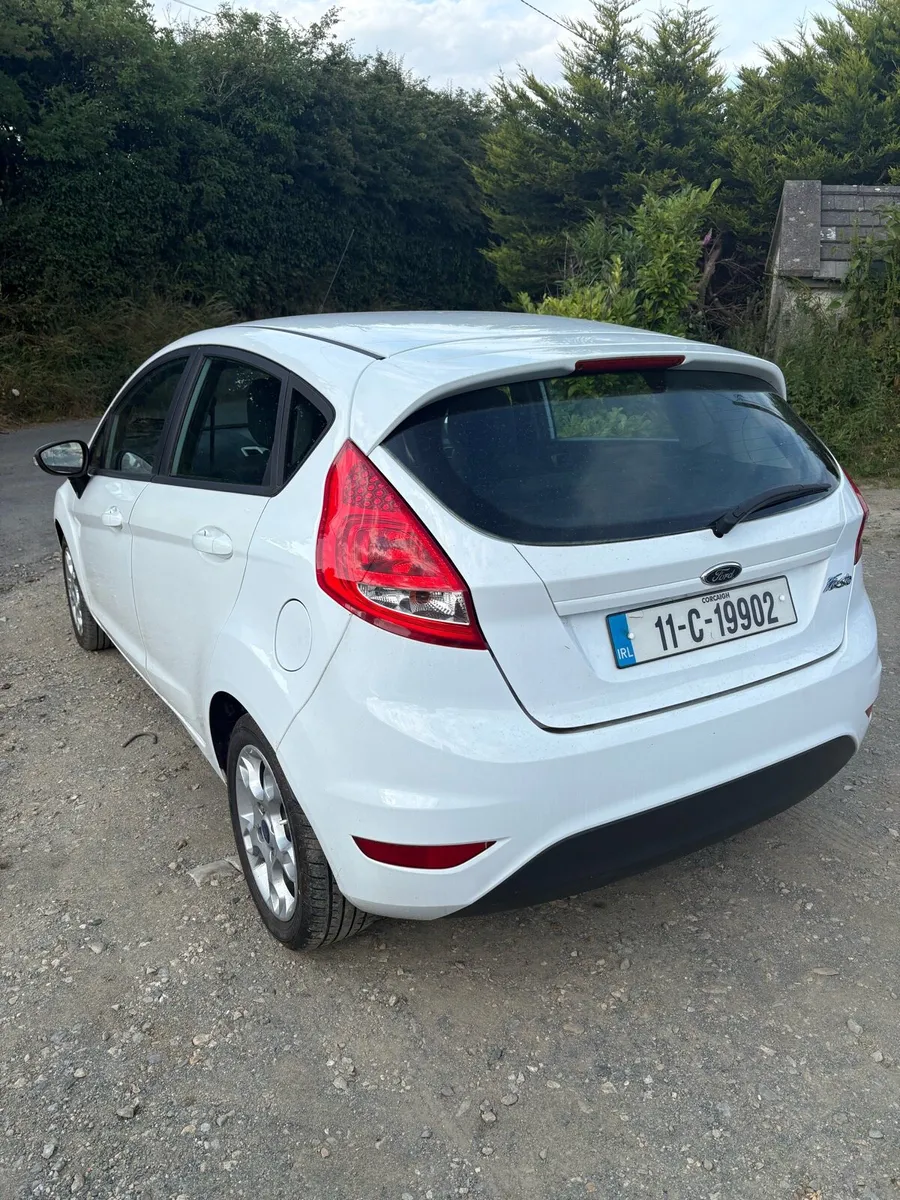 2011 ford fiesta - Image 2