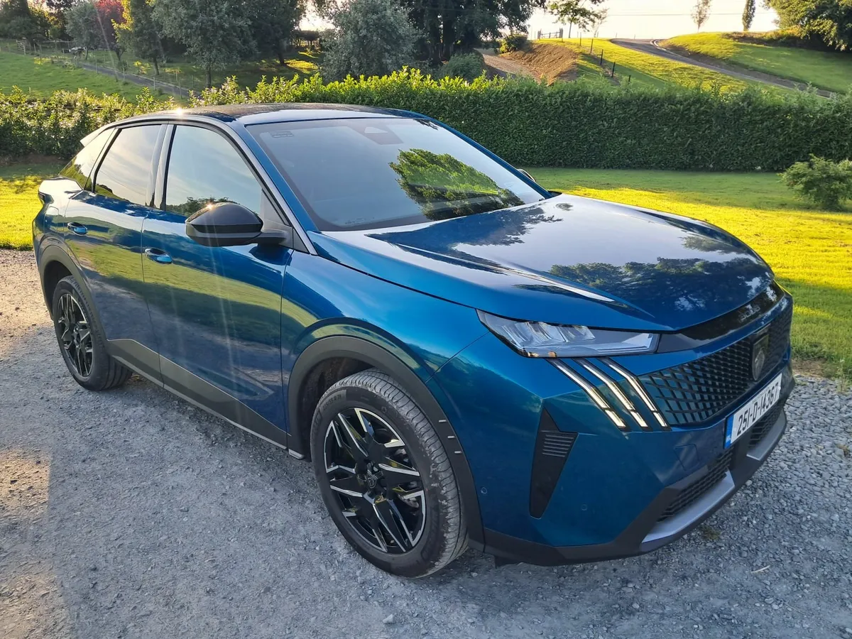251 PEUGEOT 3008 LIGHT DAMAGE - Image 1