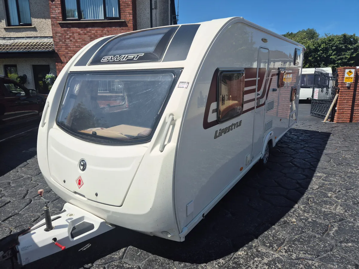 6 Berth  Swift  Lifestyle  6TD  Fixed Bunk Beds - Image 1