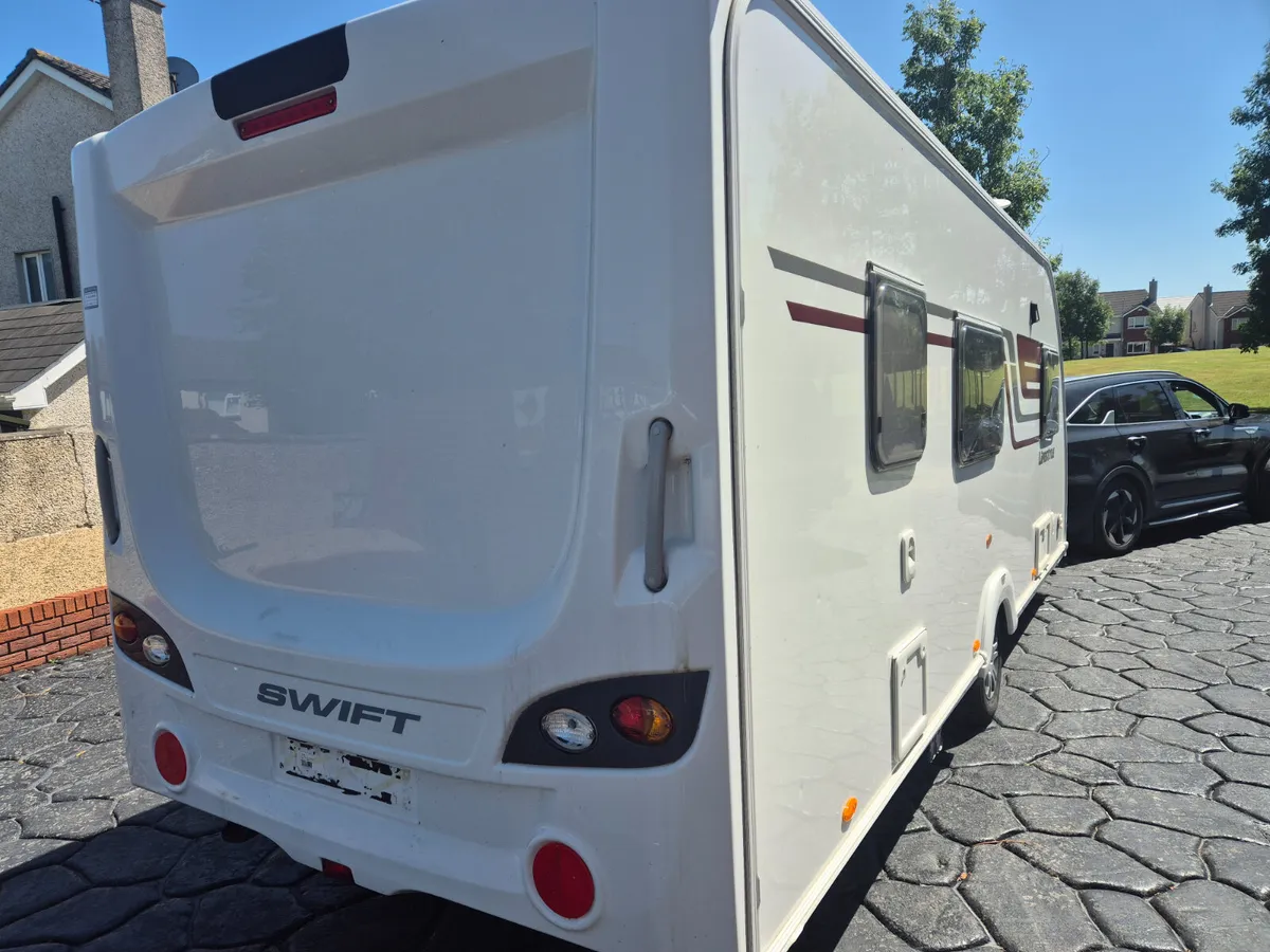 6 Berth  Swift  Lifestyle  6TD  Fixed Bunk Beds - Image 3