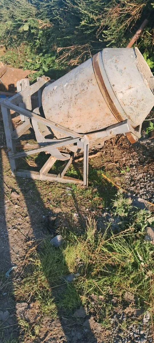 Concrete mixer