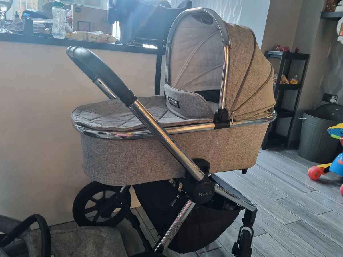 Pram - Image 1