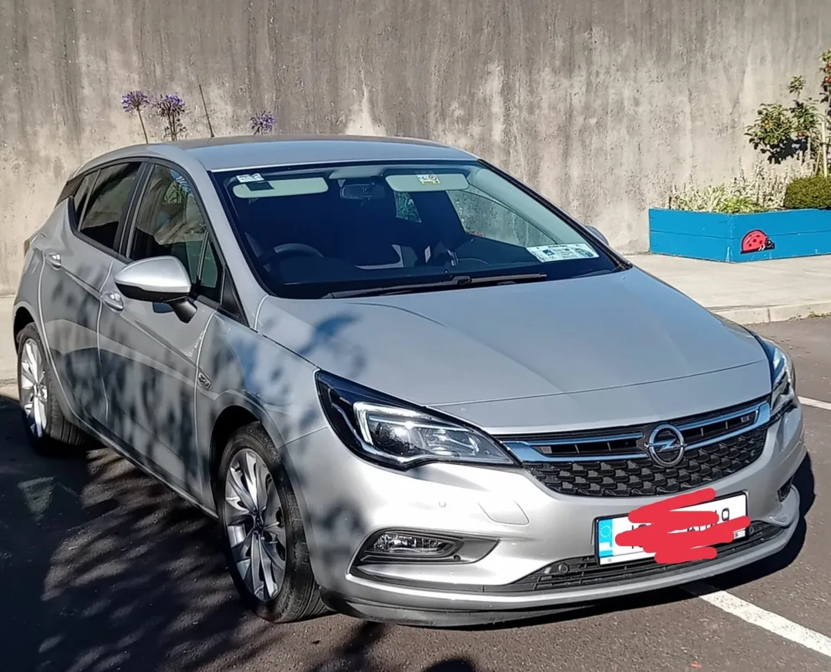 Opel Astra  Diesel 2019 - Image 1