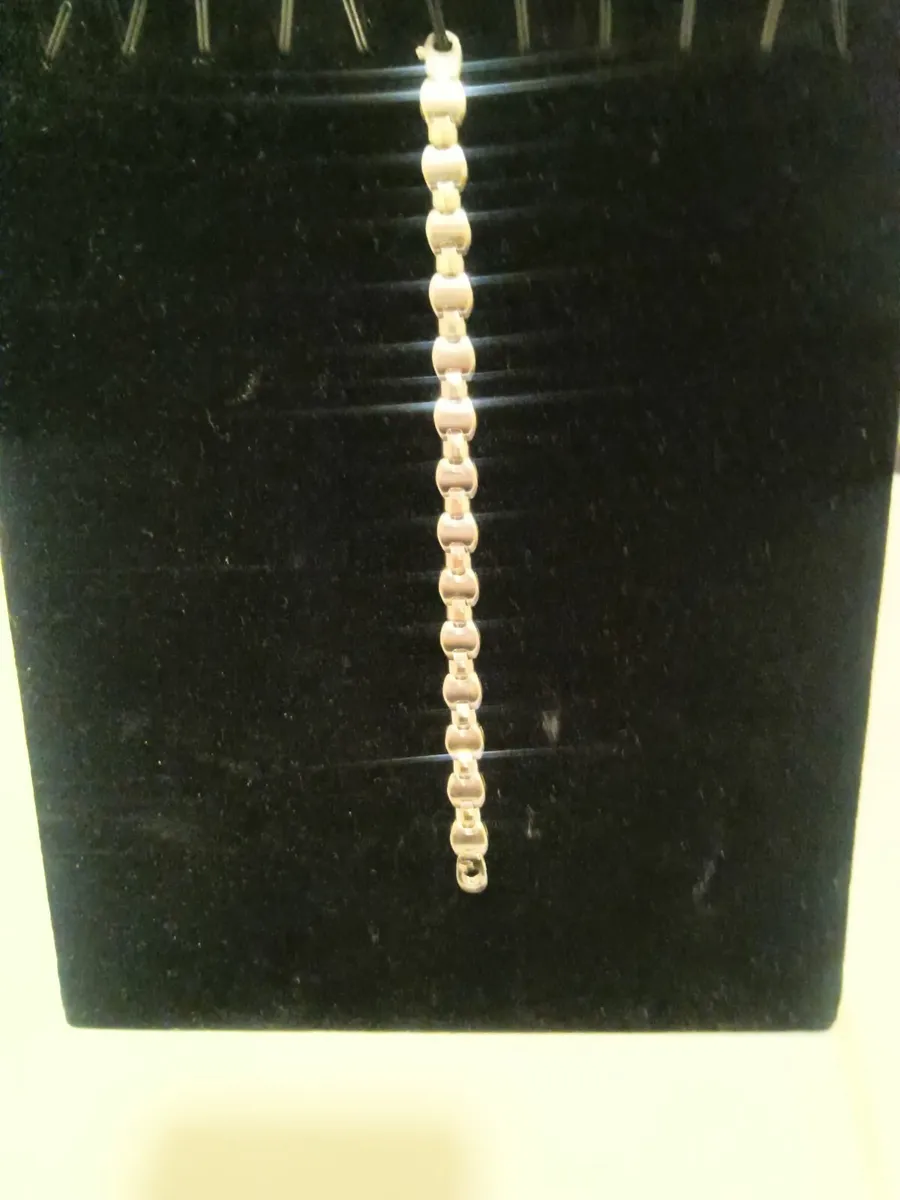 9ct white gold bracelet solid not rhodium dipped - Image 4