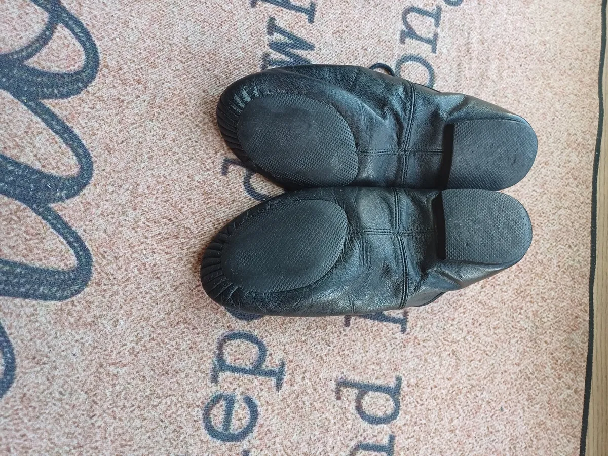 Jazz dance shoes - Image 1