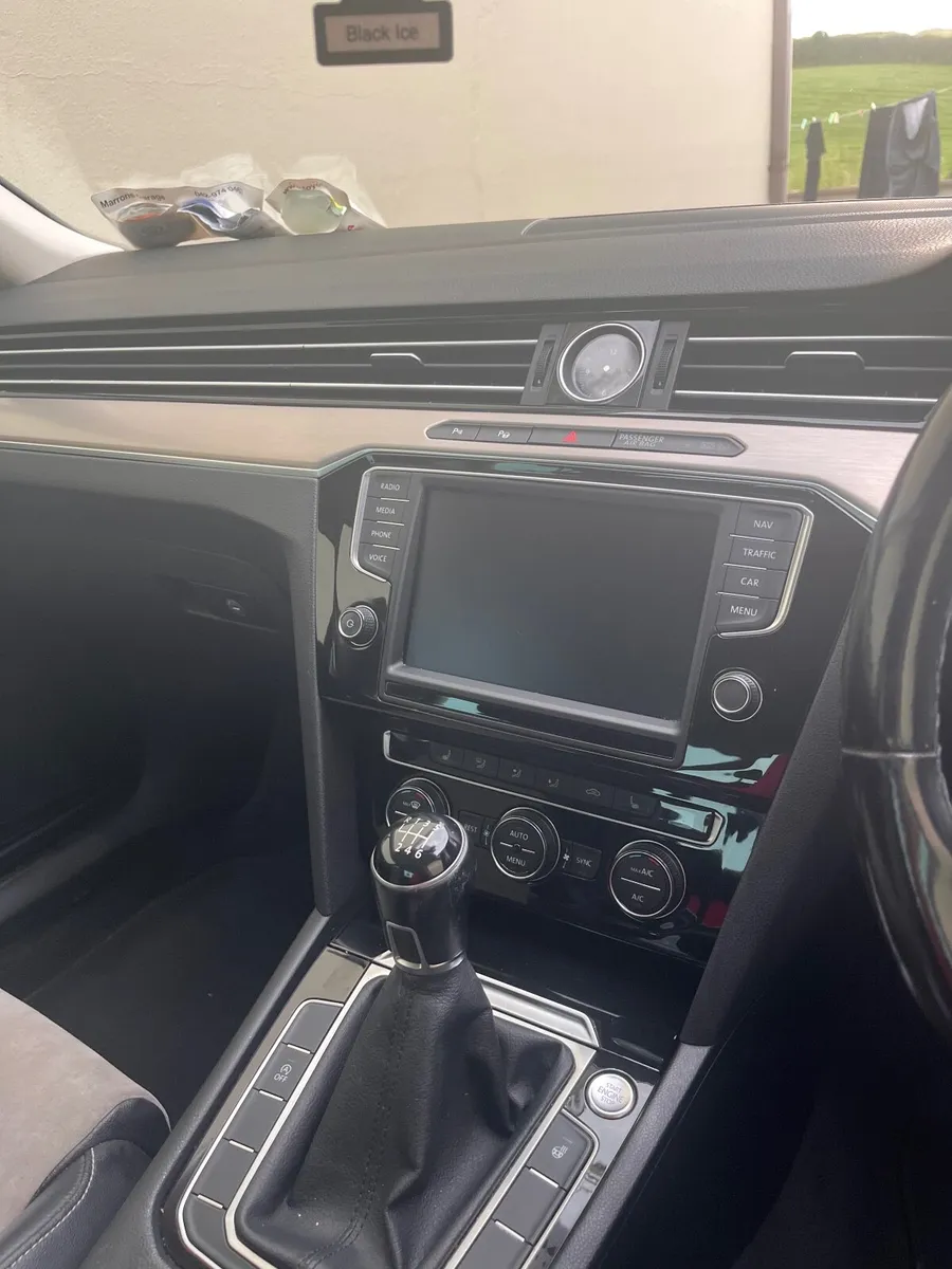 Volkswagen Passat 2016 - Image 4