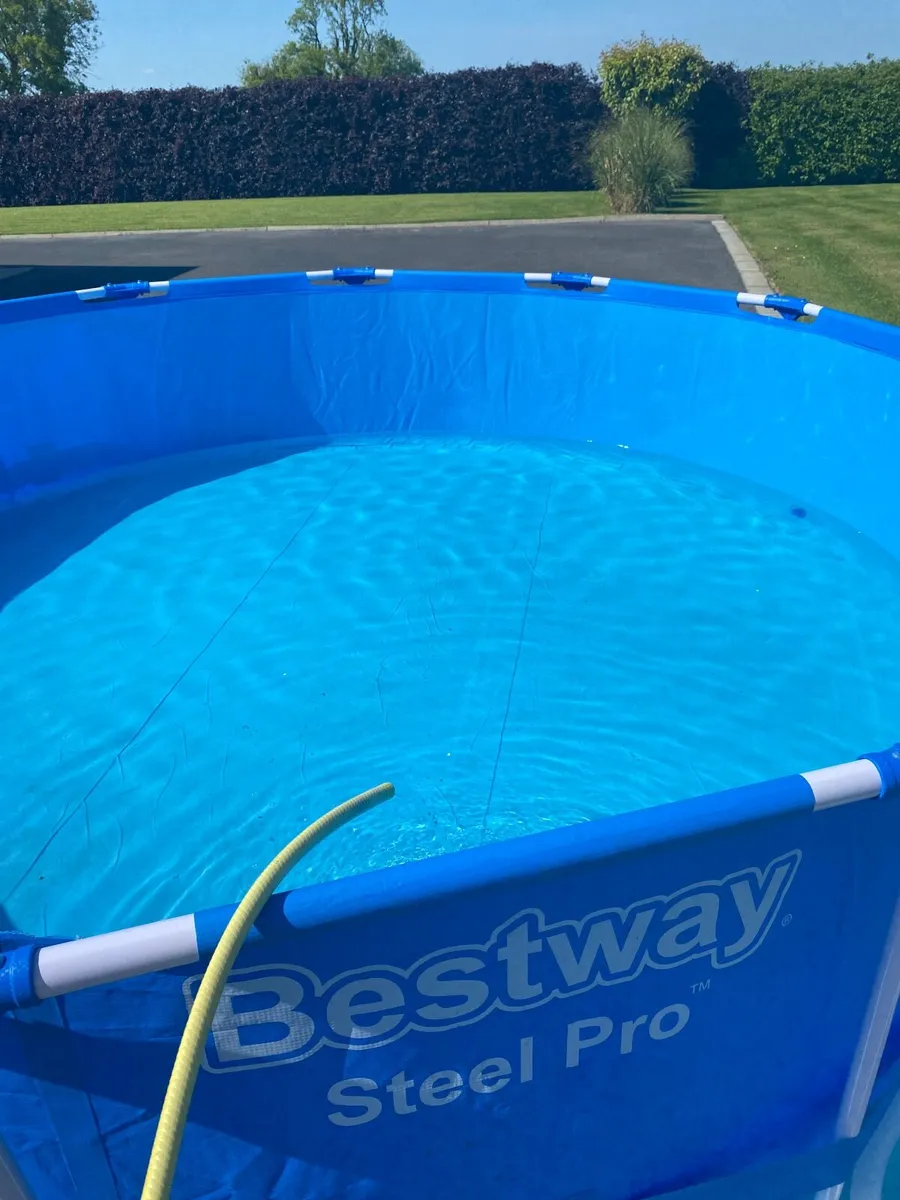Swimming pool - Image 2