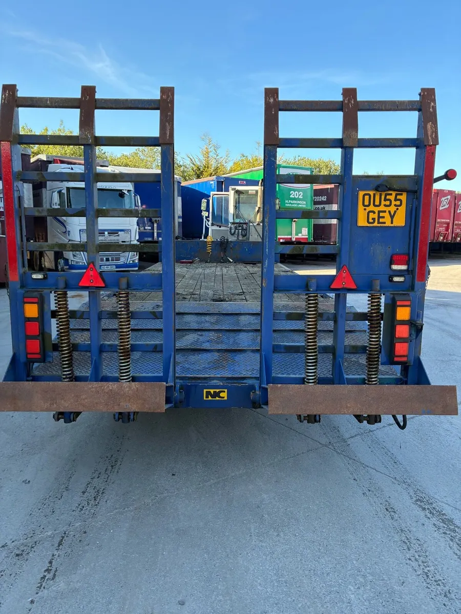 Low loader - Image 2