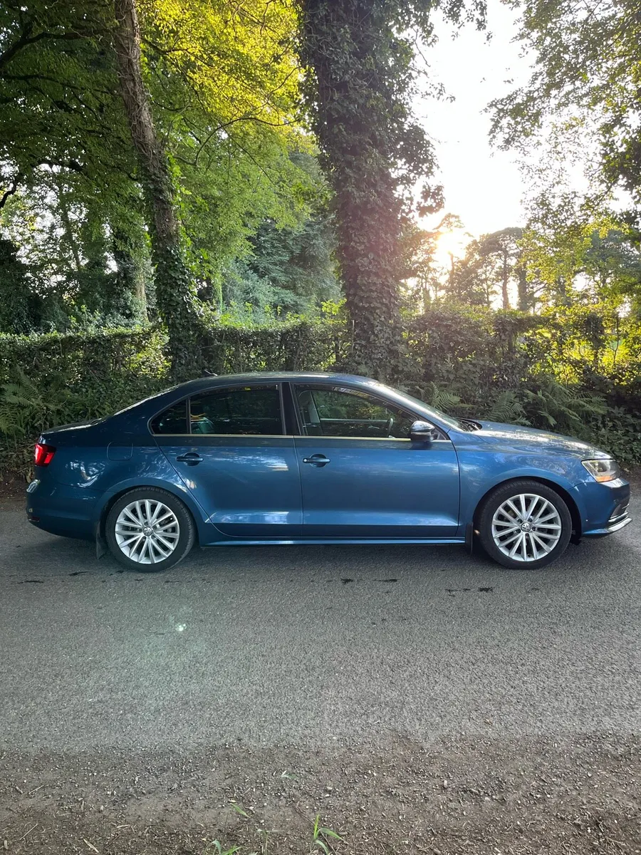2018 Volkswagen Jetta highline - Image 3