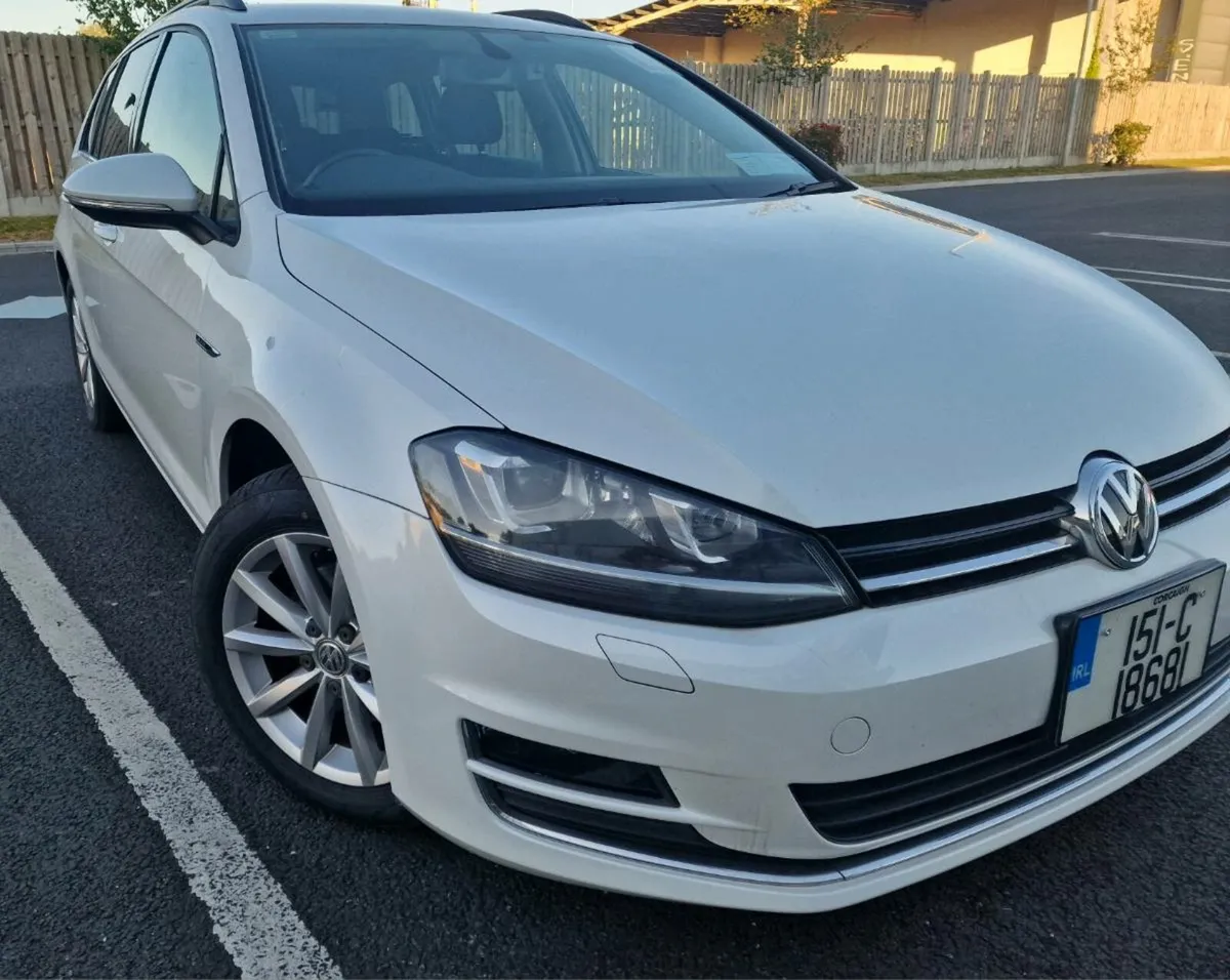 2015 Volkswagen Golf 1.2L estate lounge 72k km - Image 4