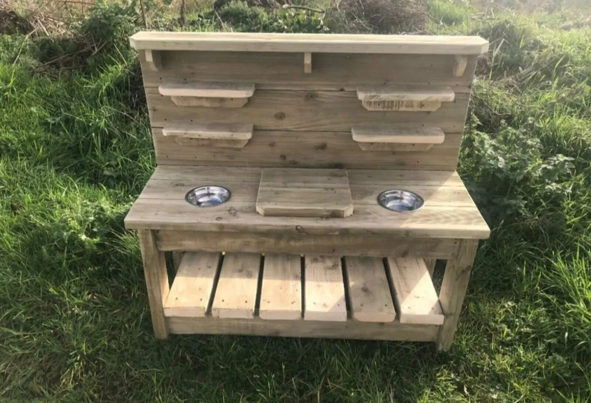 Handmade mud kitchen - Image 3