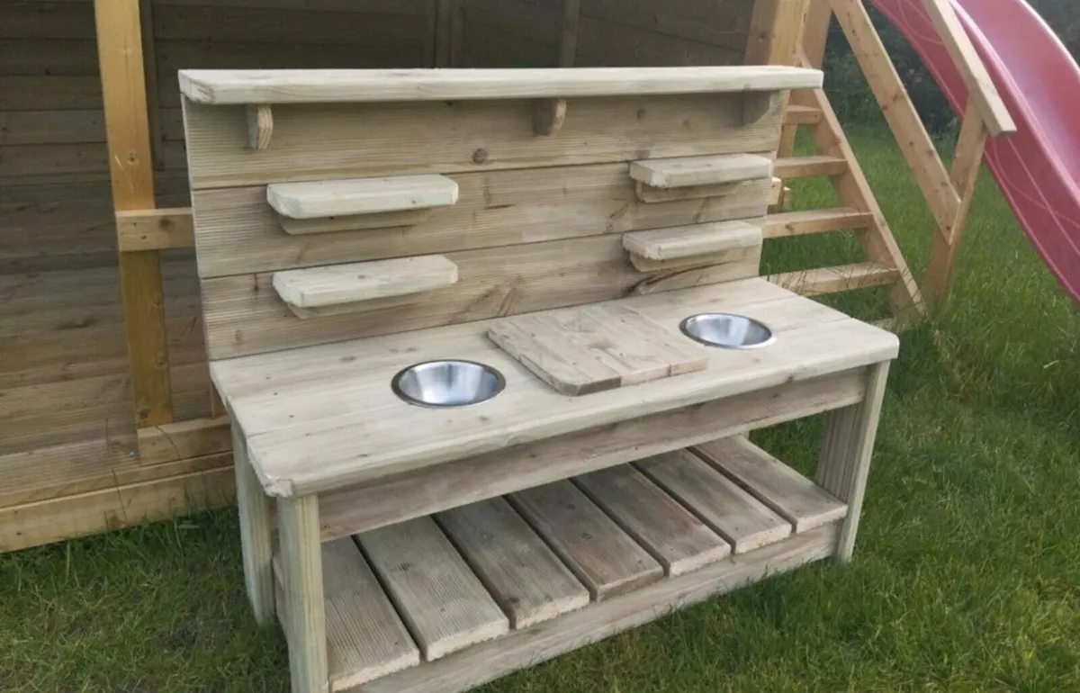 Handmade mud kitchen - Image 4