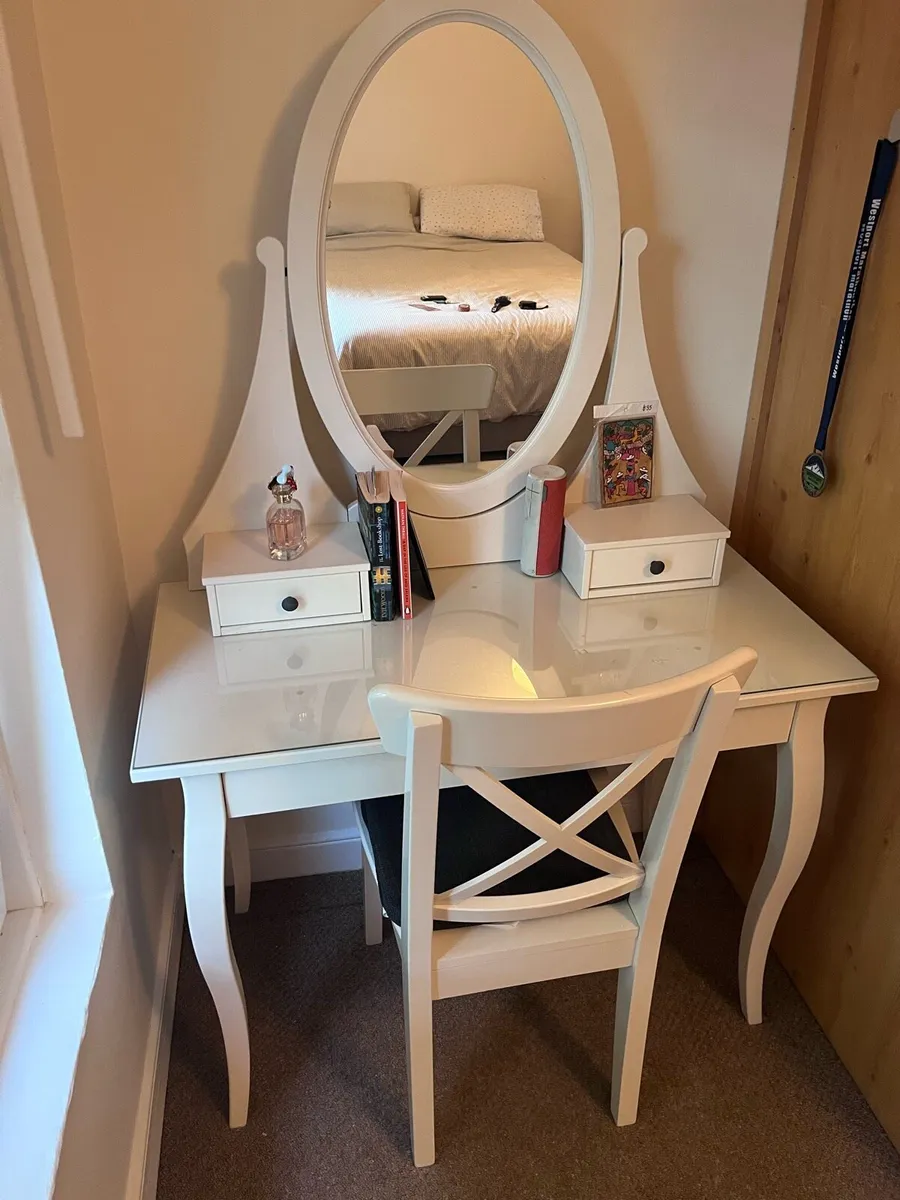Beauty Table with Mirror - Image 2