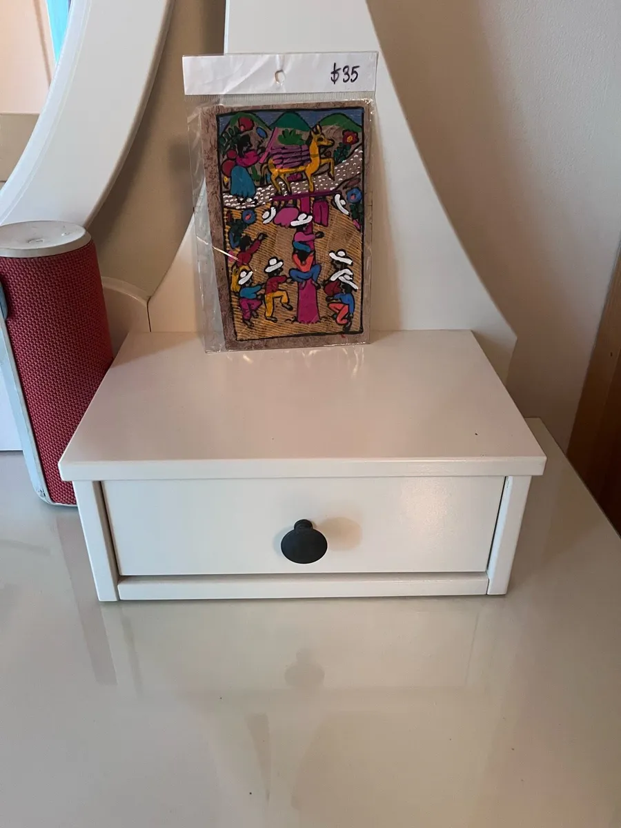 Beauty Table with Mirror - Image 4