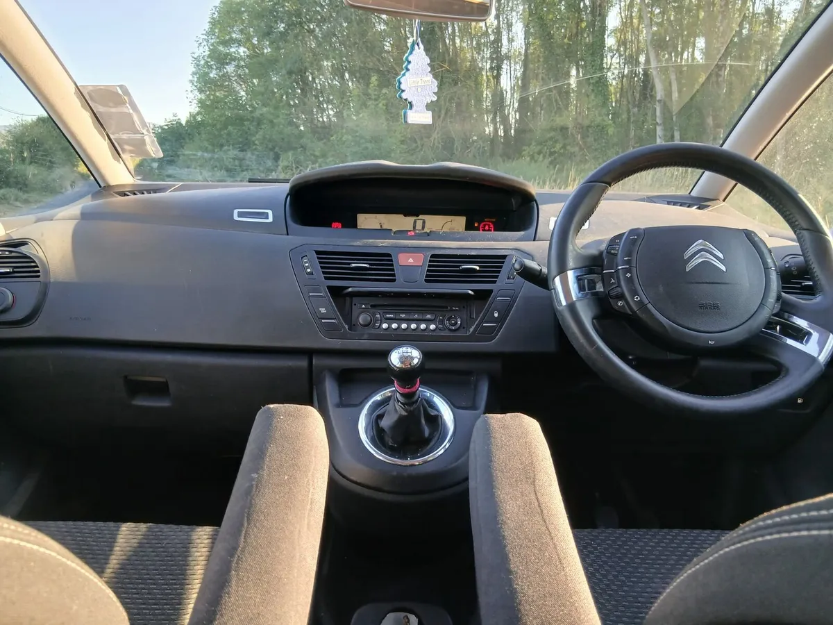 11 citroen c4 picasso 7 seater - Image 4