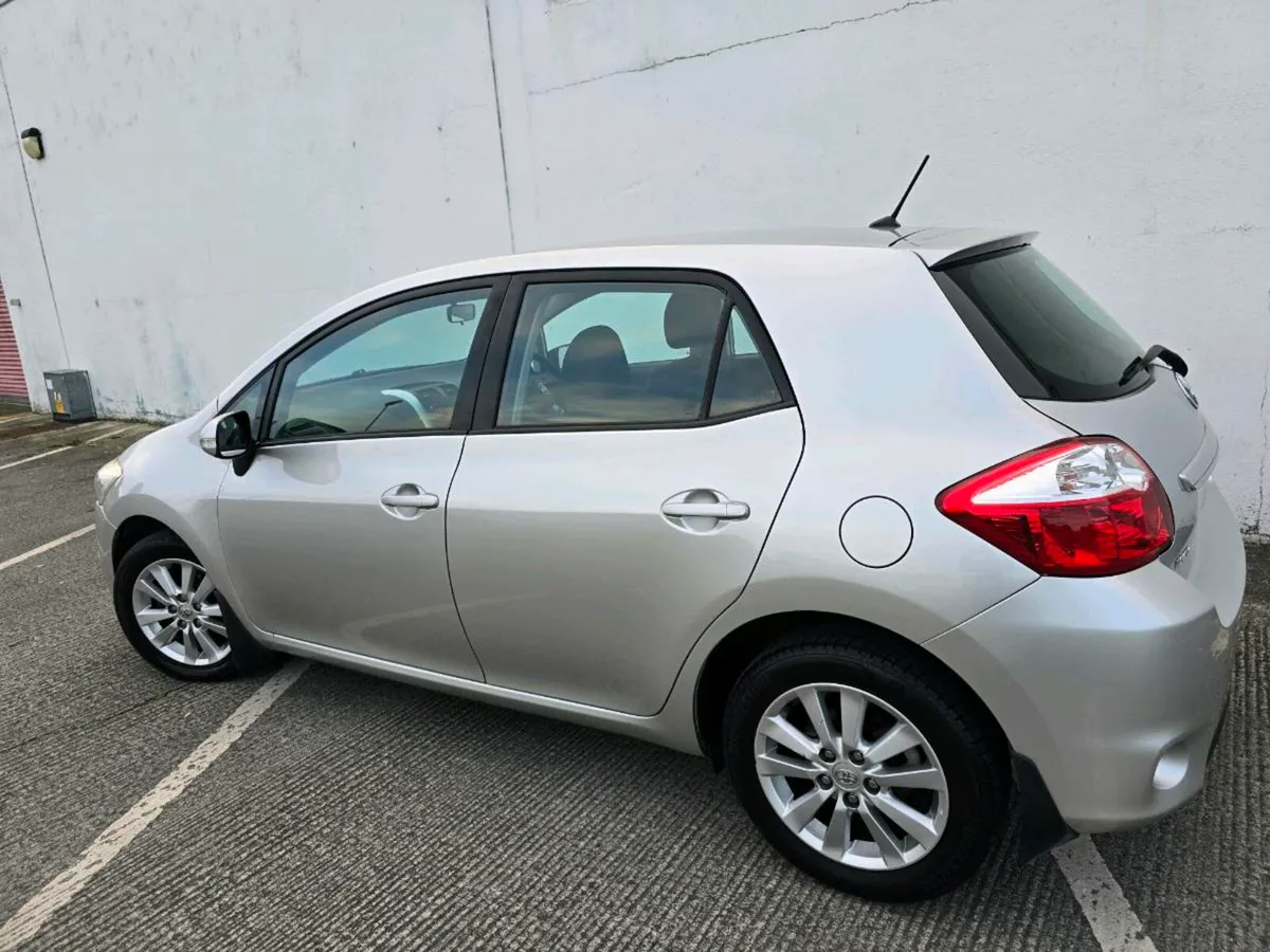 Toyota Auris 2011 Immaculate condition - Image 3