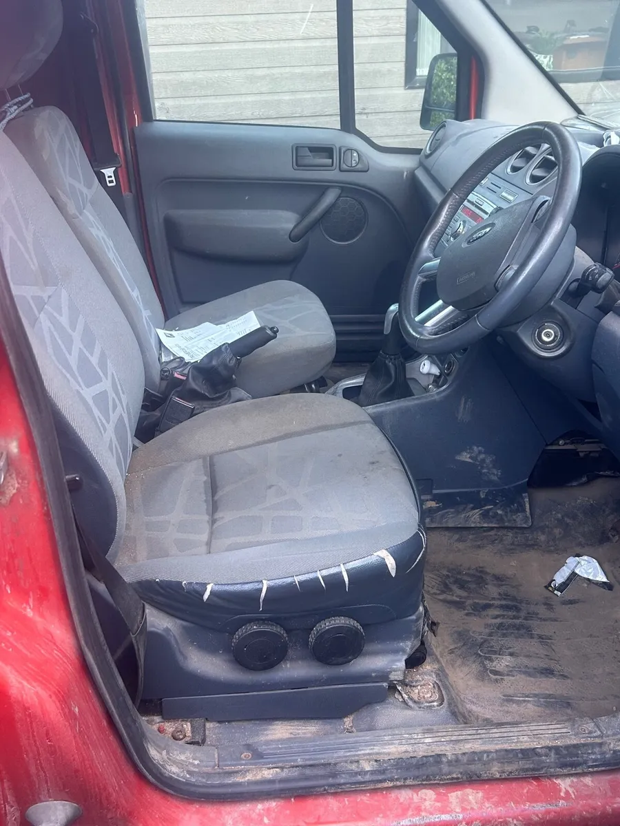 Ford Transit Connect 2012 - Image 2