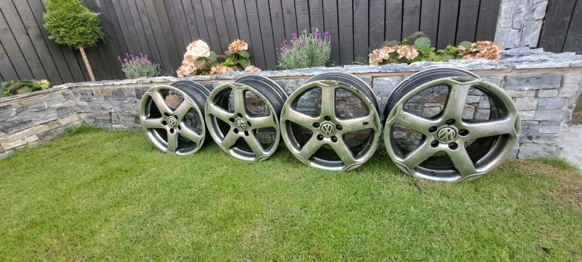 17" VW alloys - Image 1