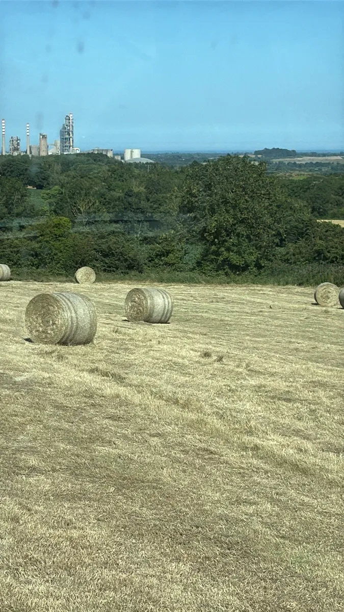 Hay bales - Image 2