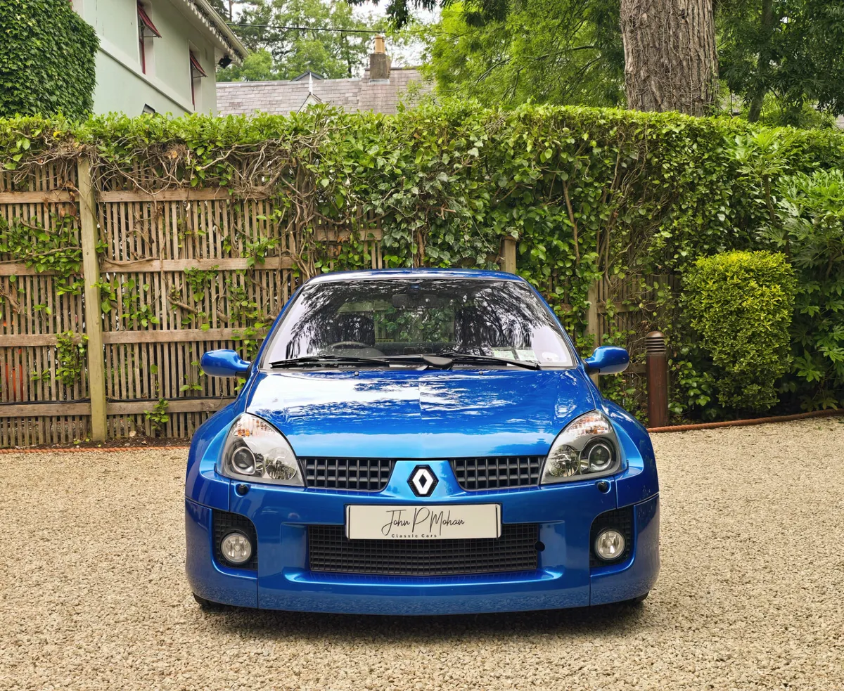 2005 Renault Clio V6 Phase 2 - Image 2