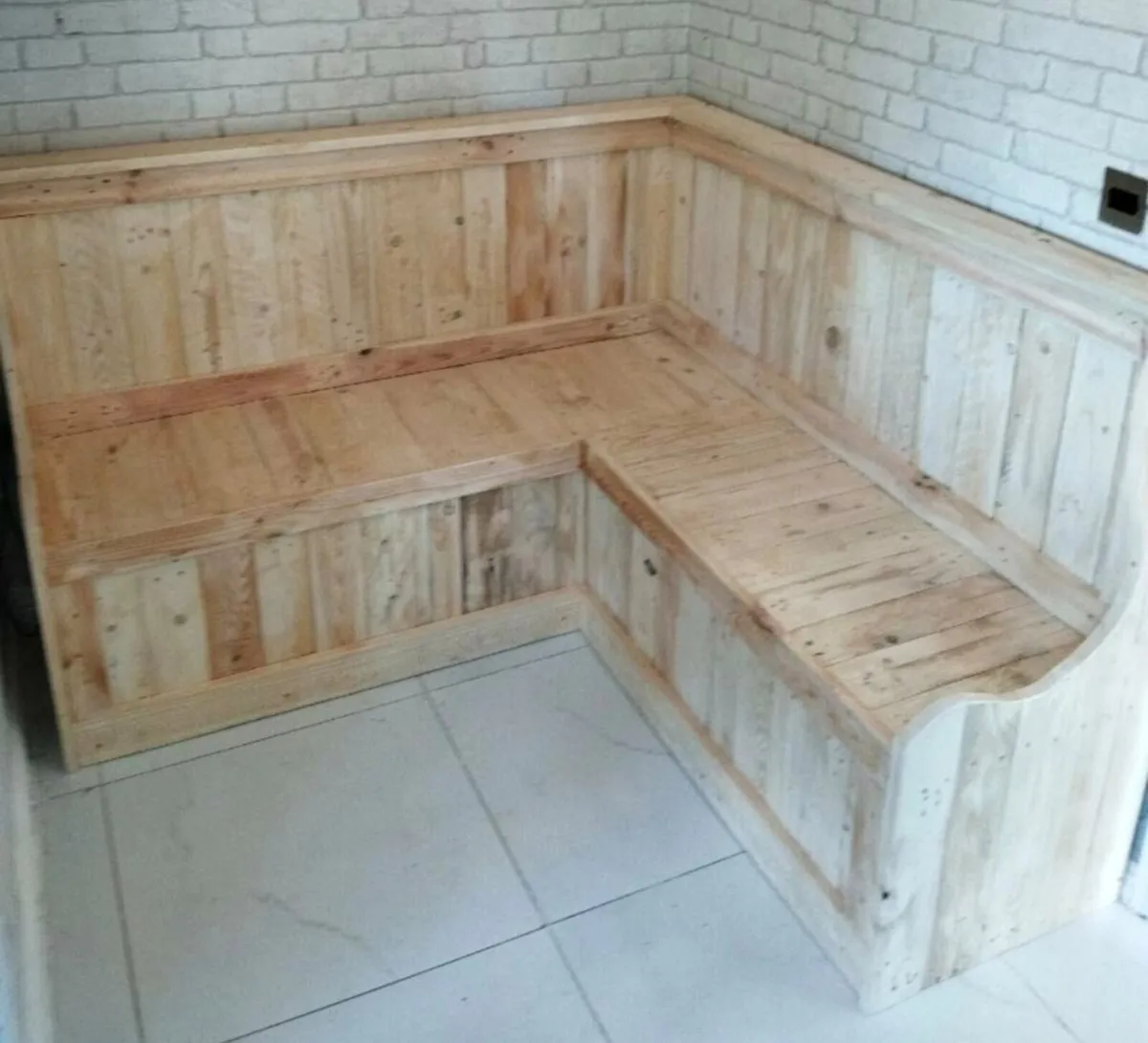 Handmade rustic corner seating - Image 3