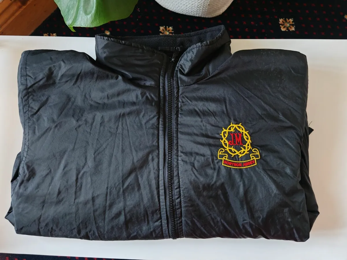 Gortnor Abbey school jacket with crest - Image 2