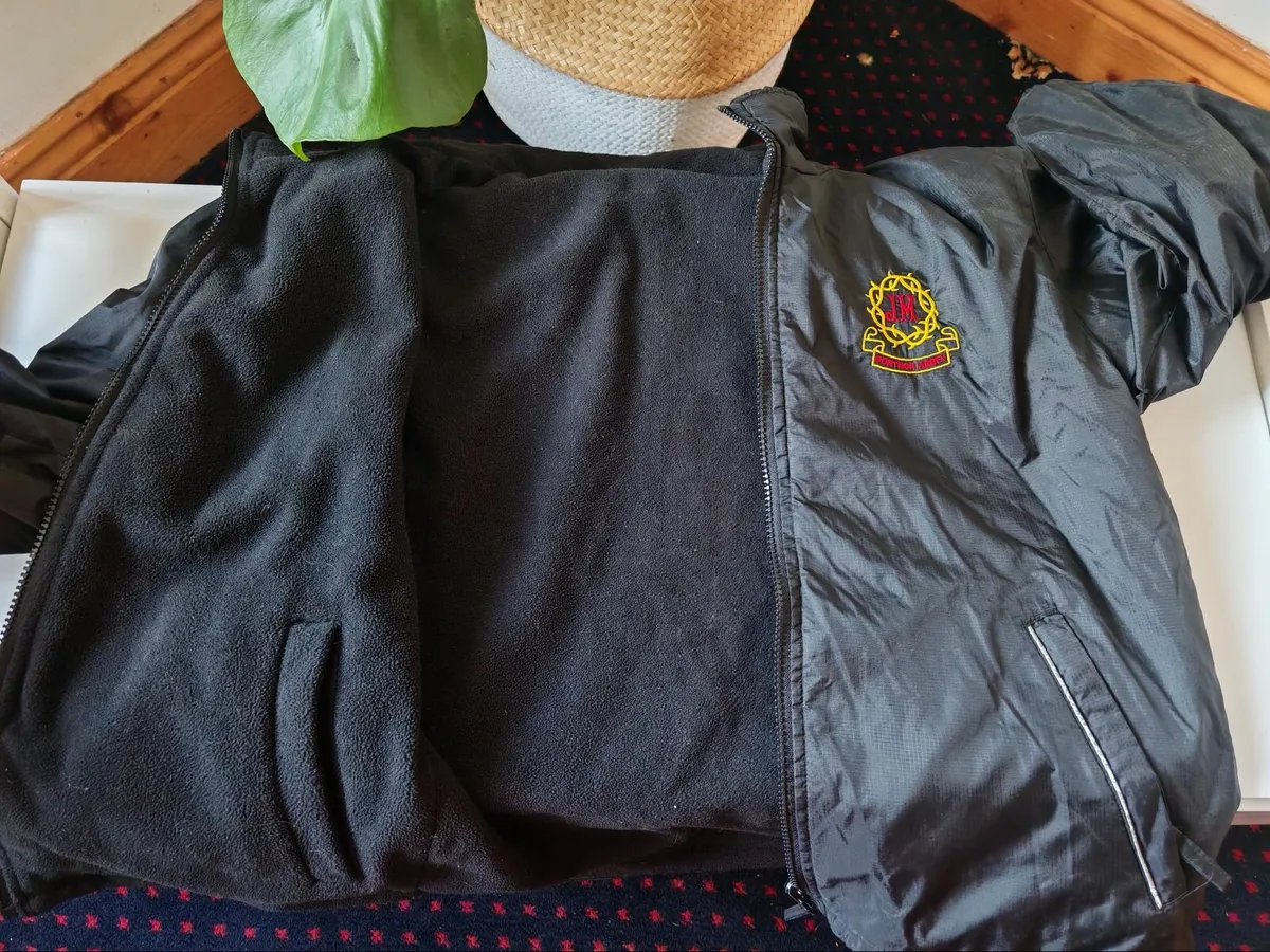 Gortnor Abbey school jacket with crest - Image 3