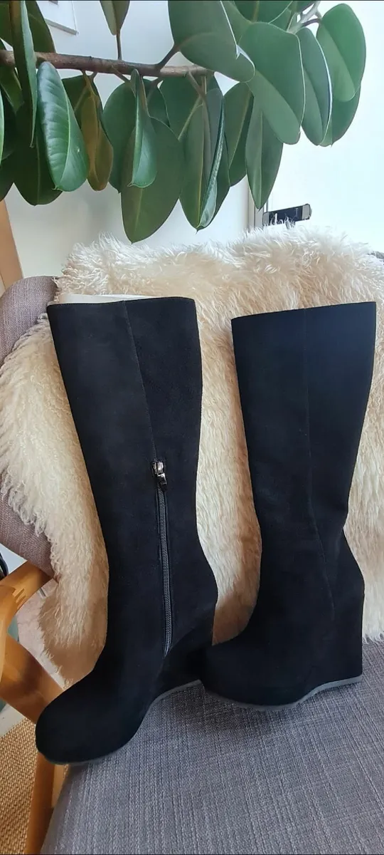 Boots - Image 3