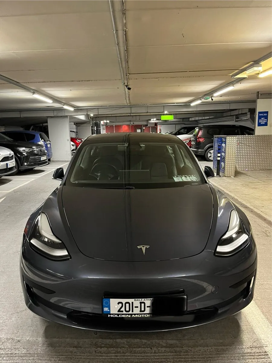Tesla Model 3 2020 - Image 1