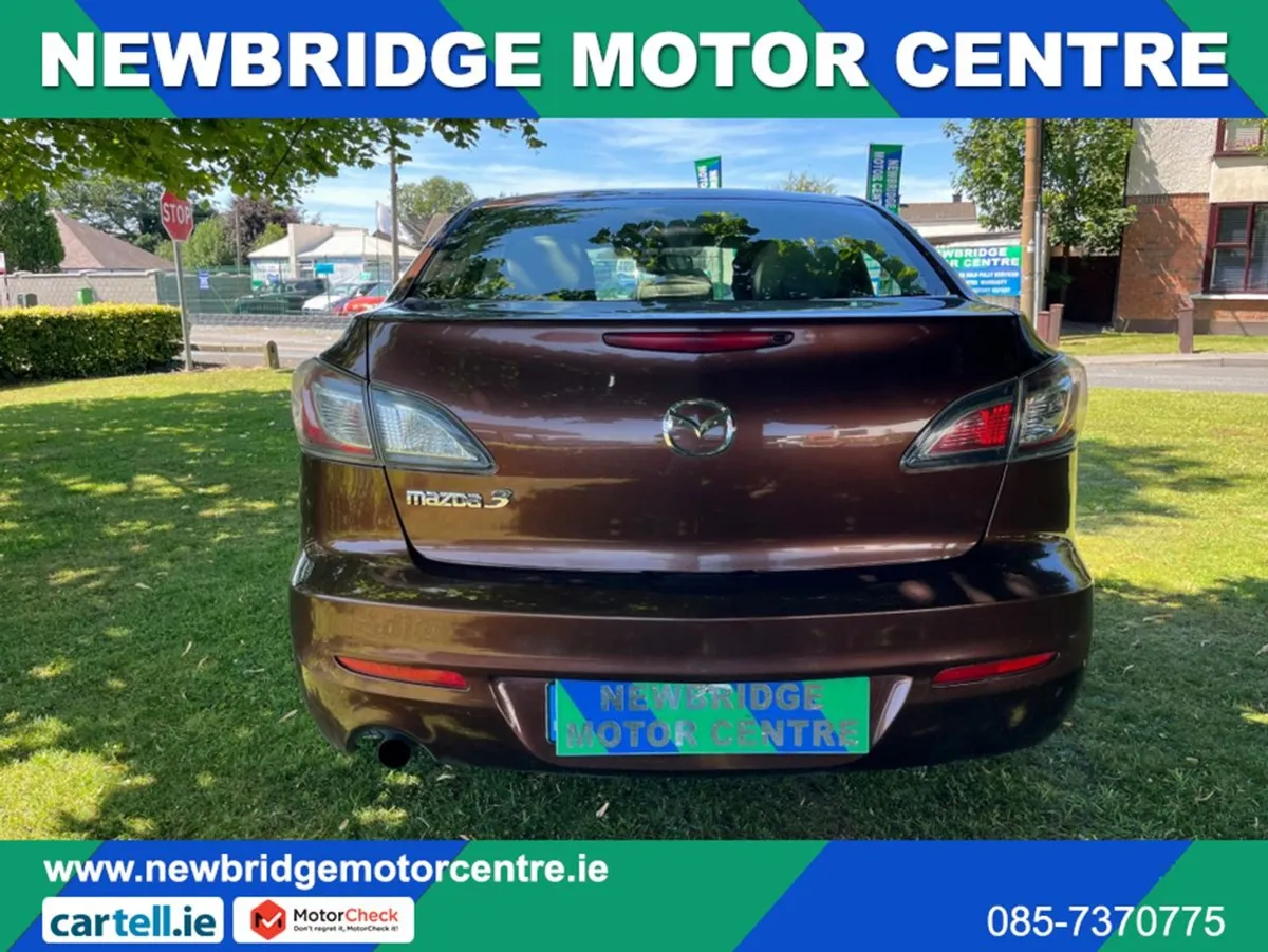 Mazda 3 1.6 D Executive 115PS 4DR - Image 3