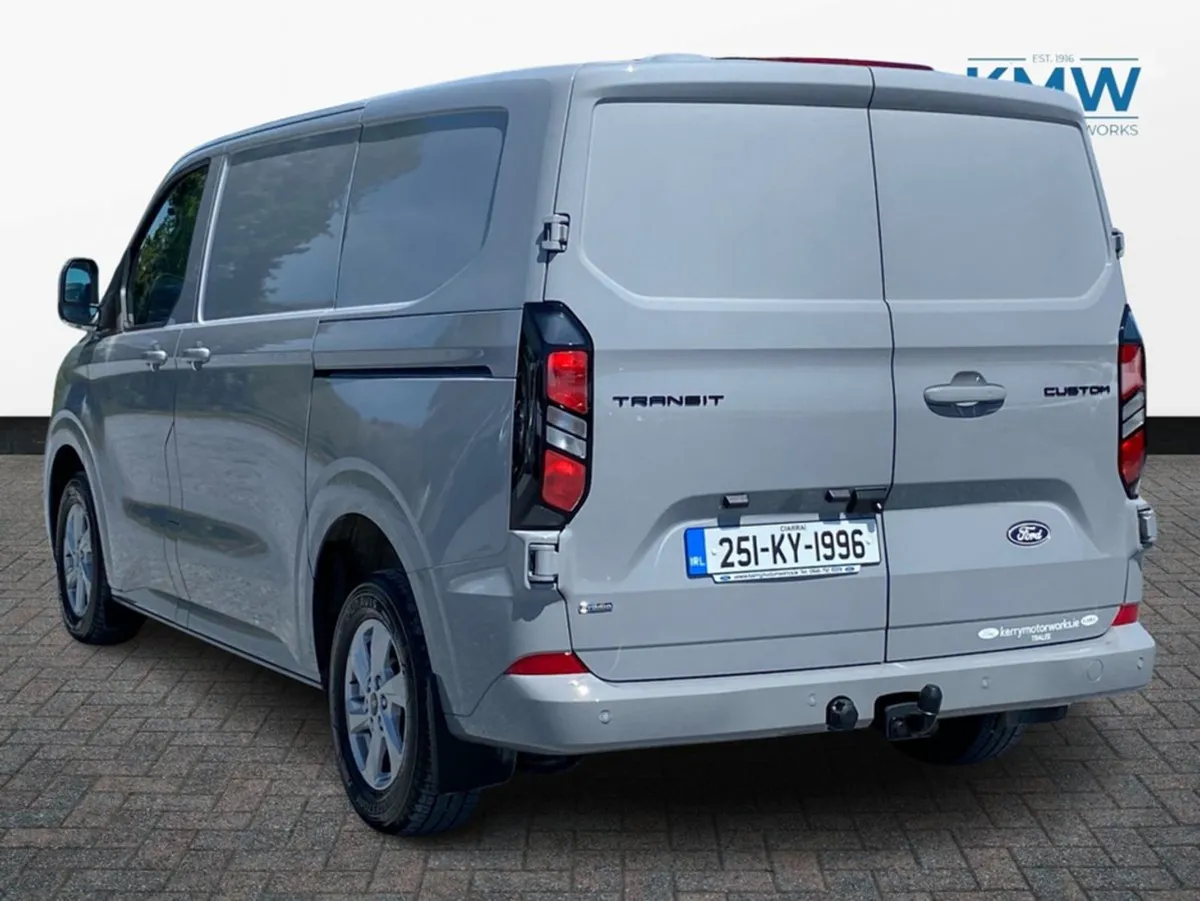 Ford Transit Custom 2.5 SWB Limited Automatic Phe - Image 4