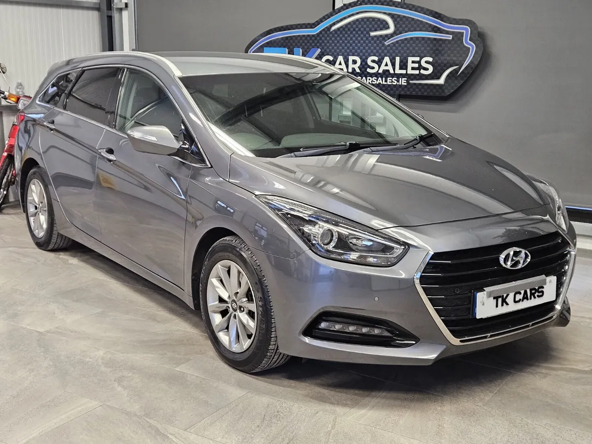 17 HYUNDAI I40 SE NAV BUS B/D  ESTATE EDITION - Image 1