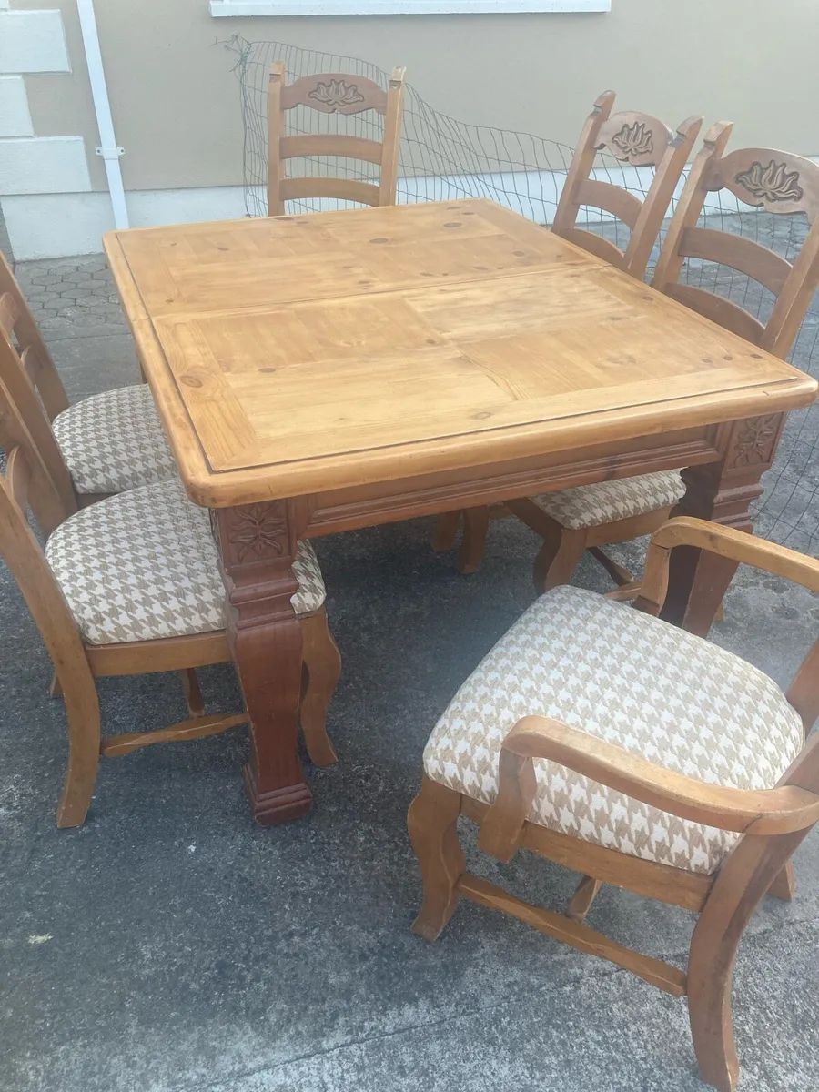 Table & 6 chairs - Image 2