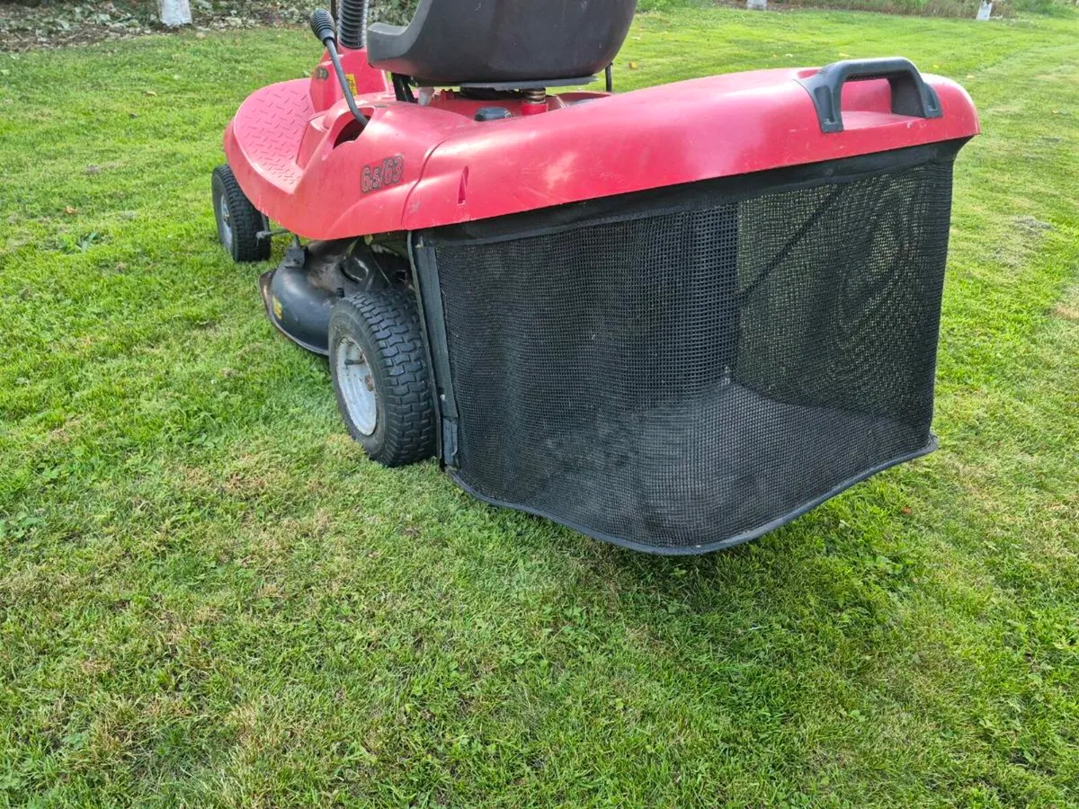 Castlegarden ride on mower - Image 3
