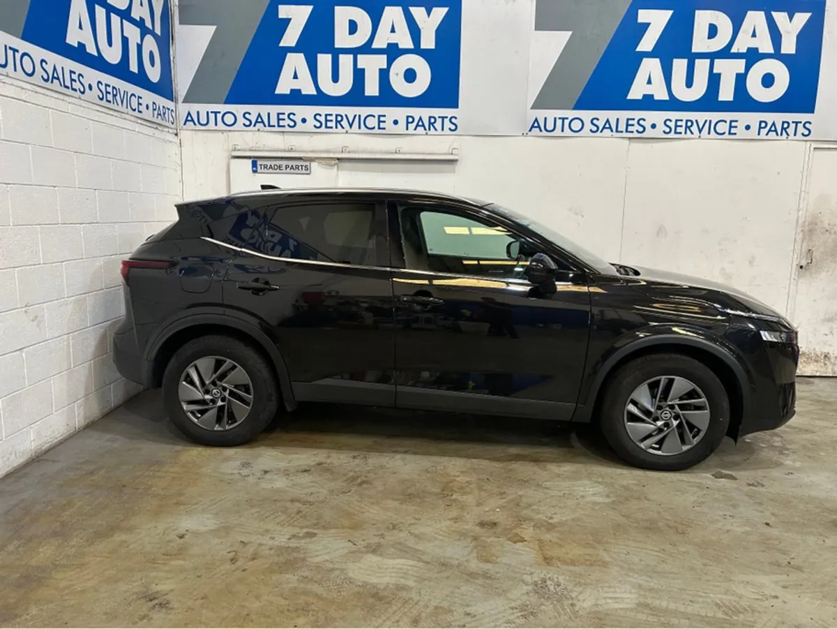 Nissan QASHQAI 1.3 Hybrid SV 4DR - Image 3