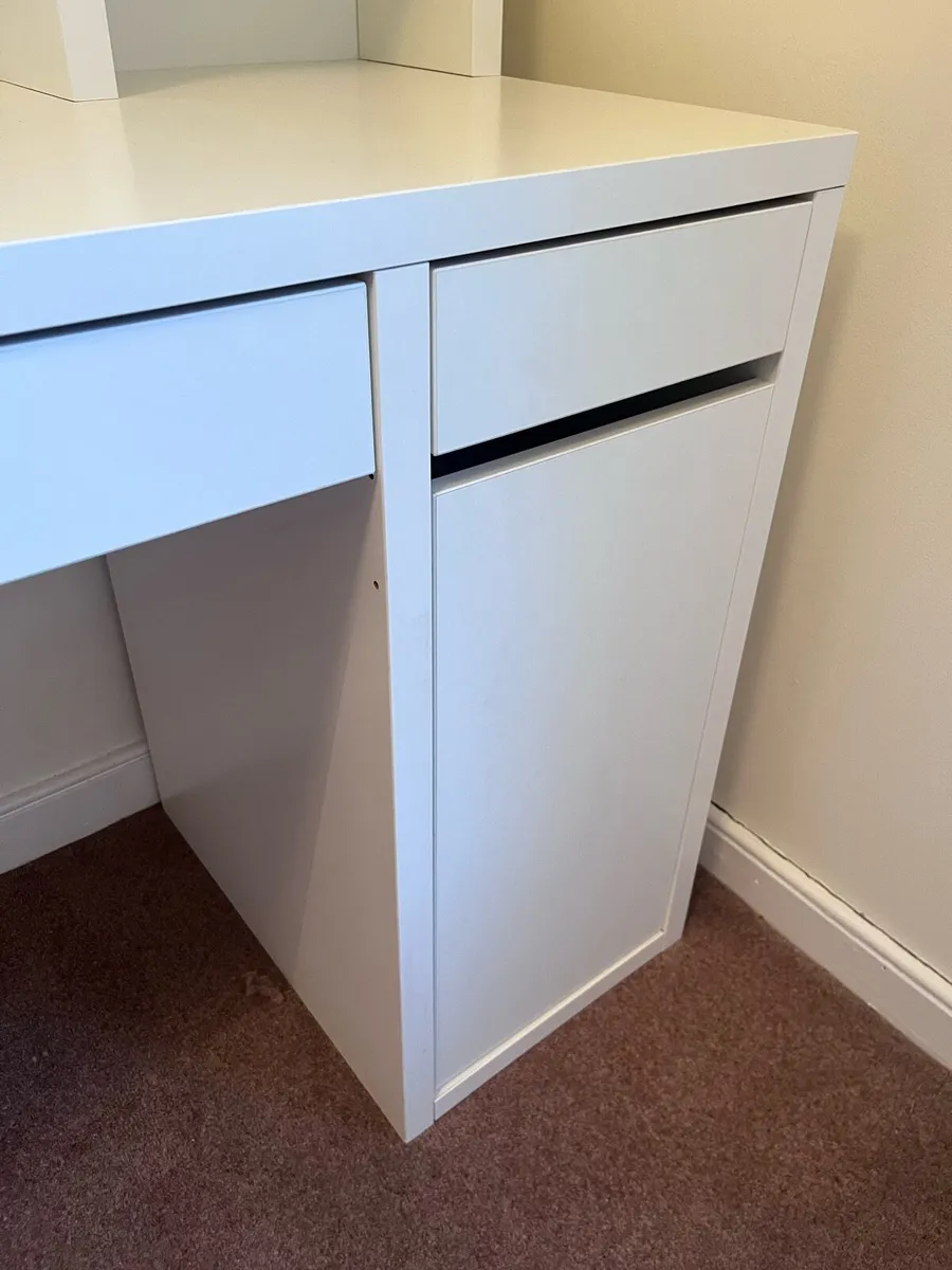 Desk - Image 4