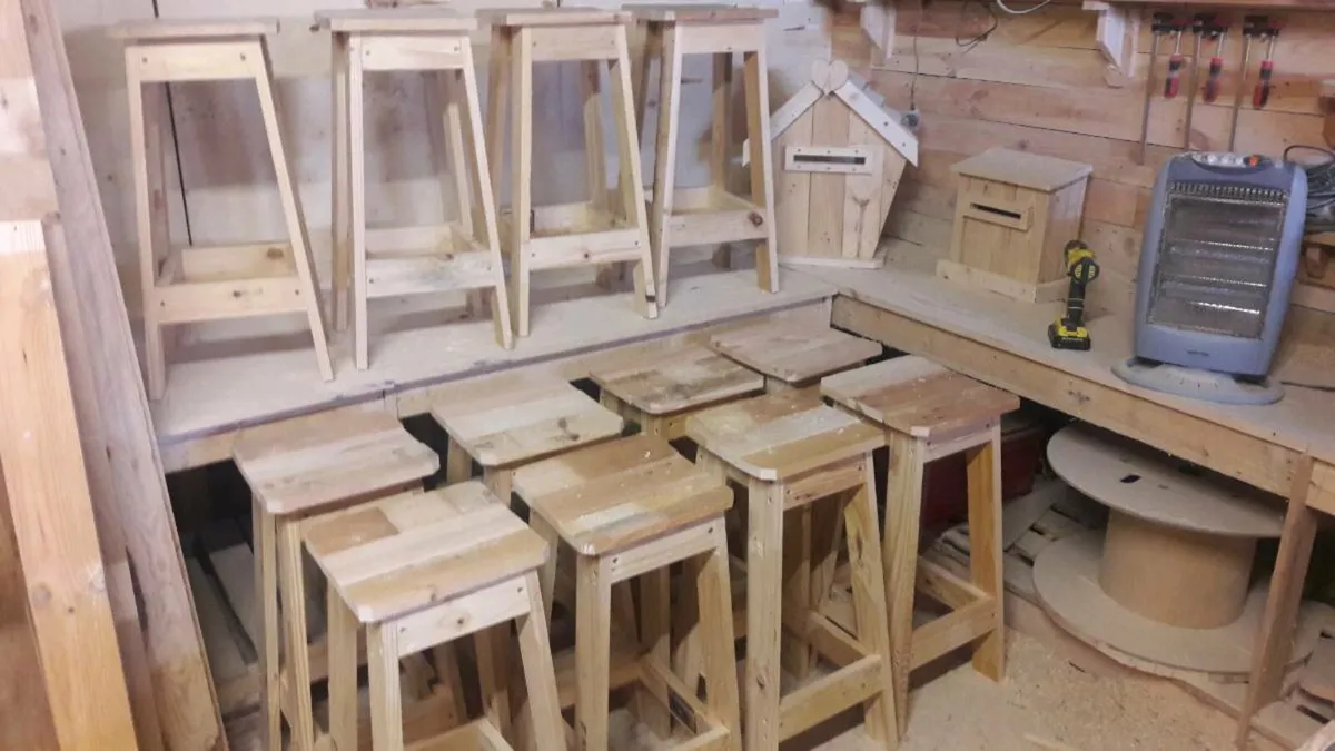 Handmade rustic stools - Image 3