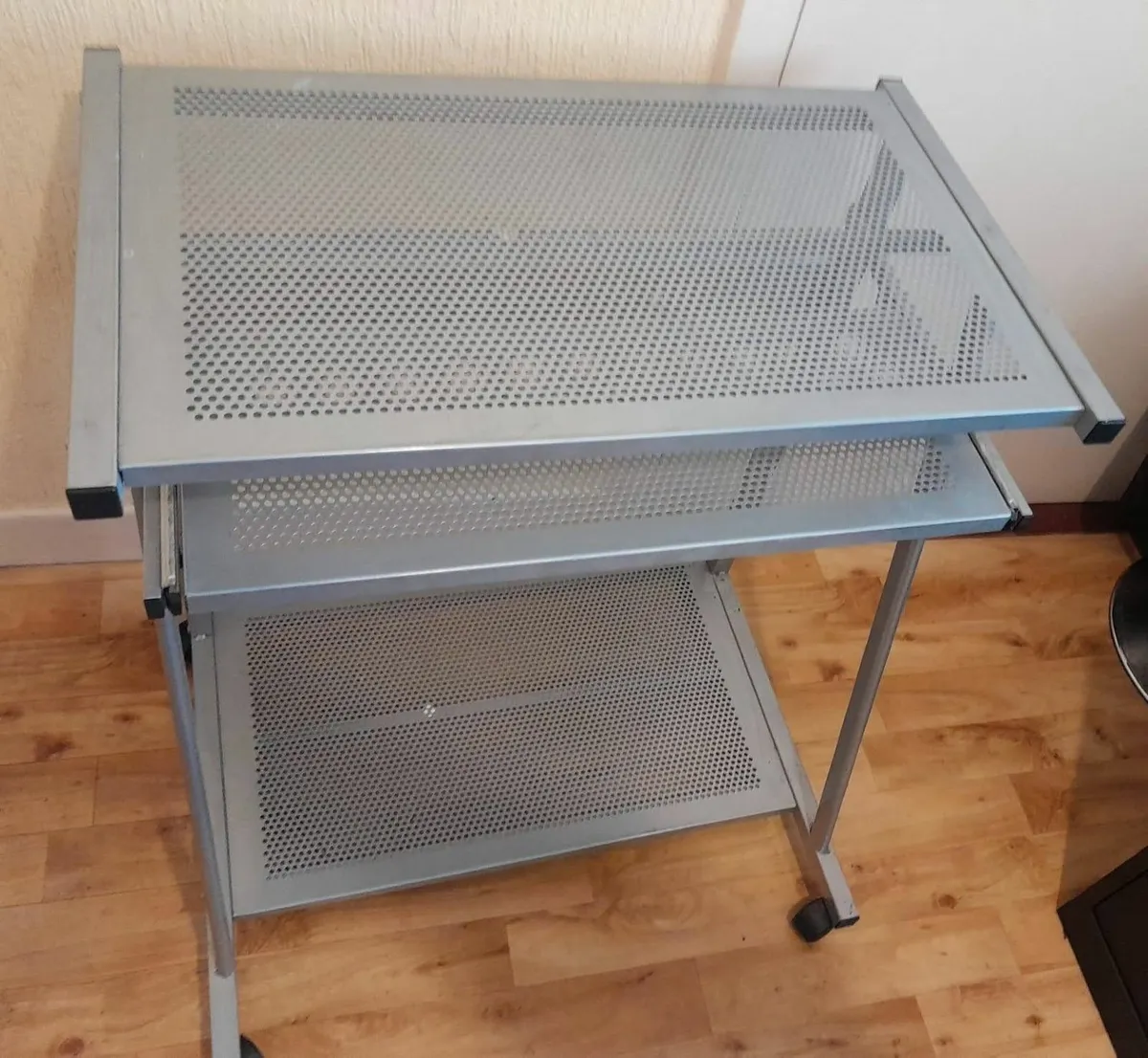 Computer Desk - Image 1
