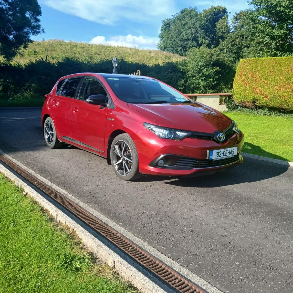 *Toyota Auris 2018 hybrid low milage NCT 07/2026* - Image 2