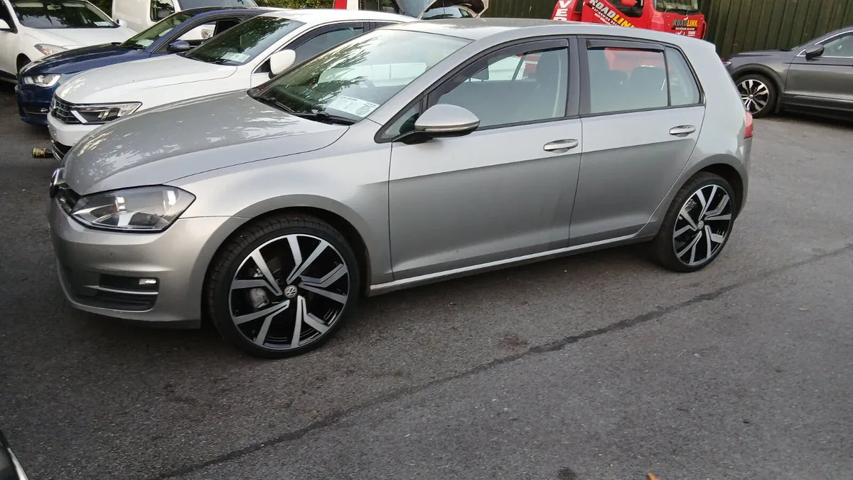 VOLKSWAGEN GOLF 1.6 TDI COMFORT LINE MODEL - Image 2