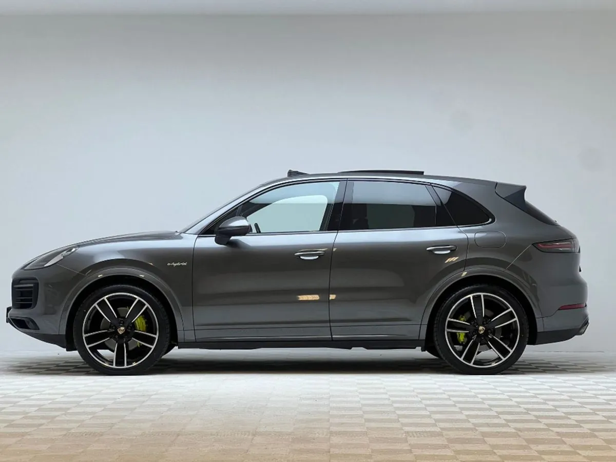Porsche Cayenne 3.0 V6 E-hybrid - Image 3