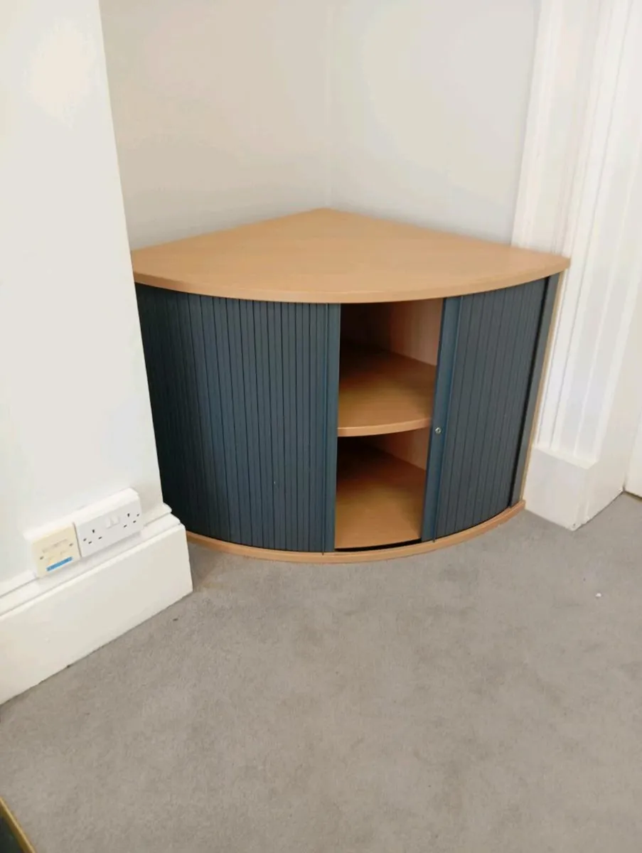 Corner storage unit - Image 1