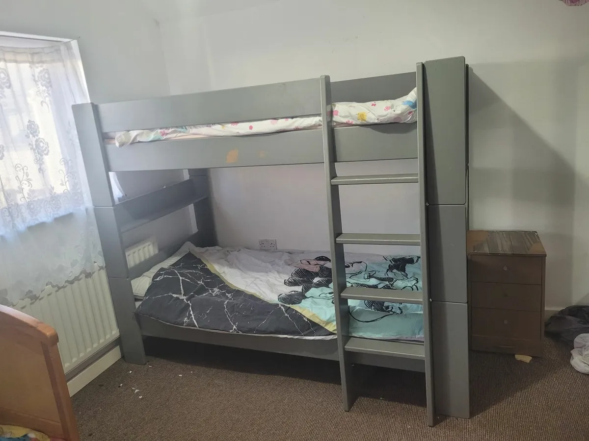Bed - Image 2