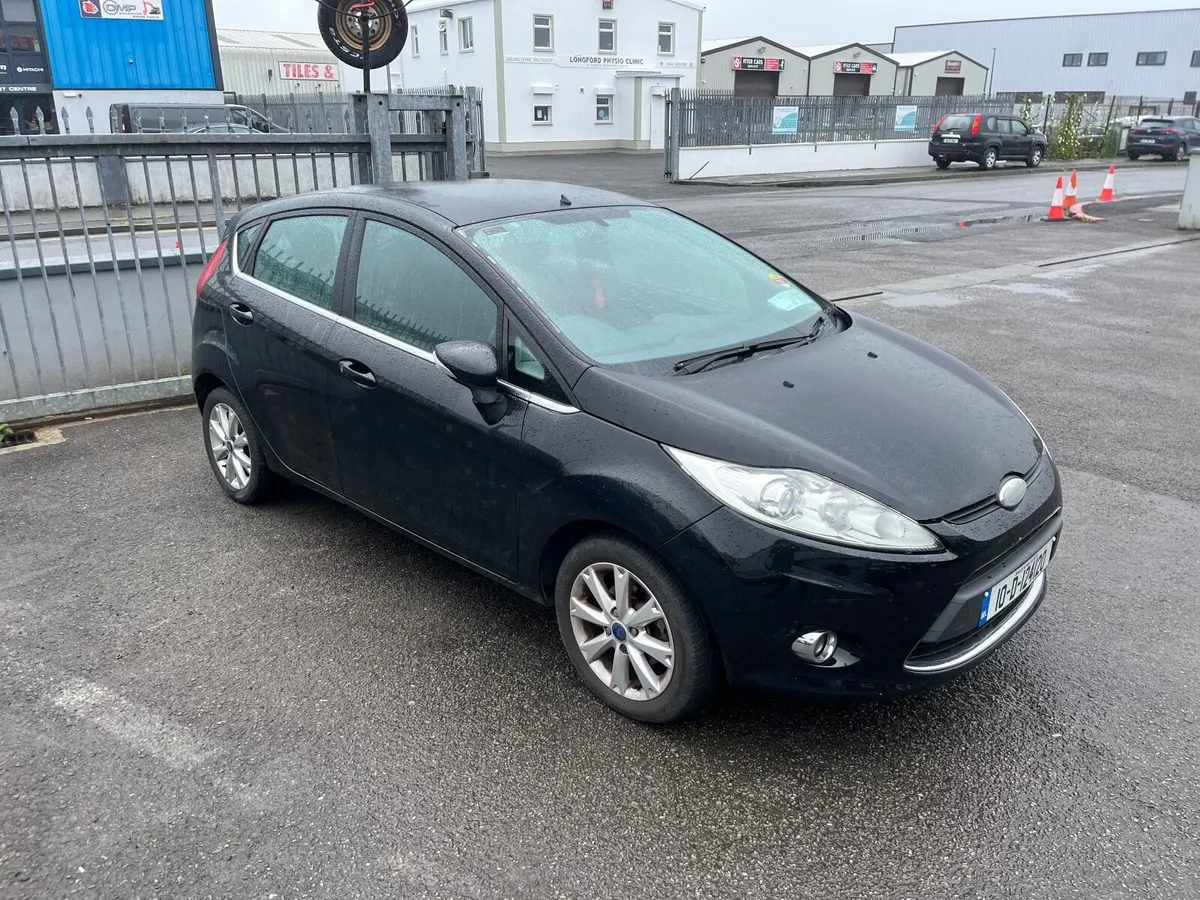 Ford Fiesta 2010 - Image 2