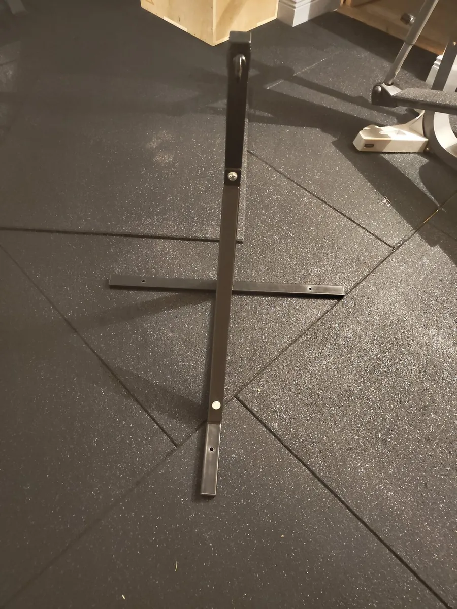 Punch bag wall bracket - Image 2