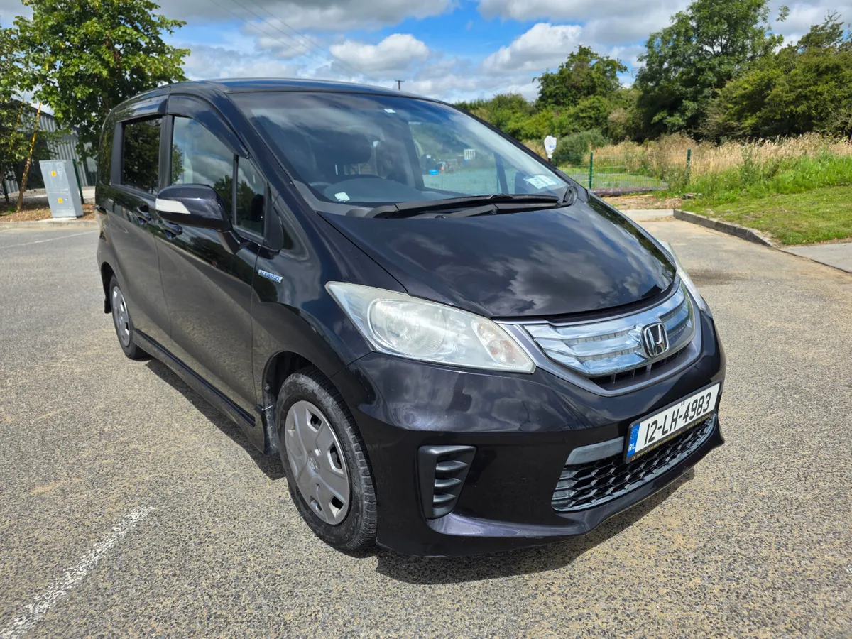 12 Honda Freed 7 Seater Auto €7999 - Image 2