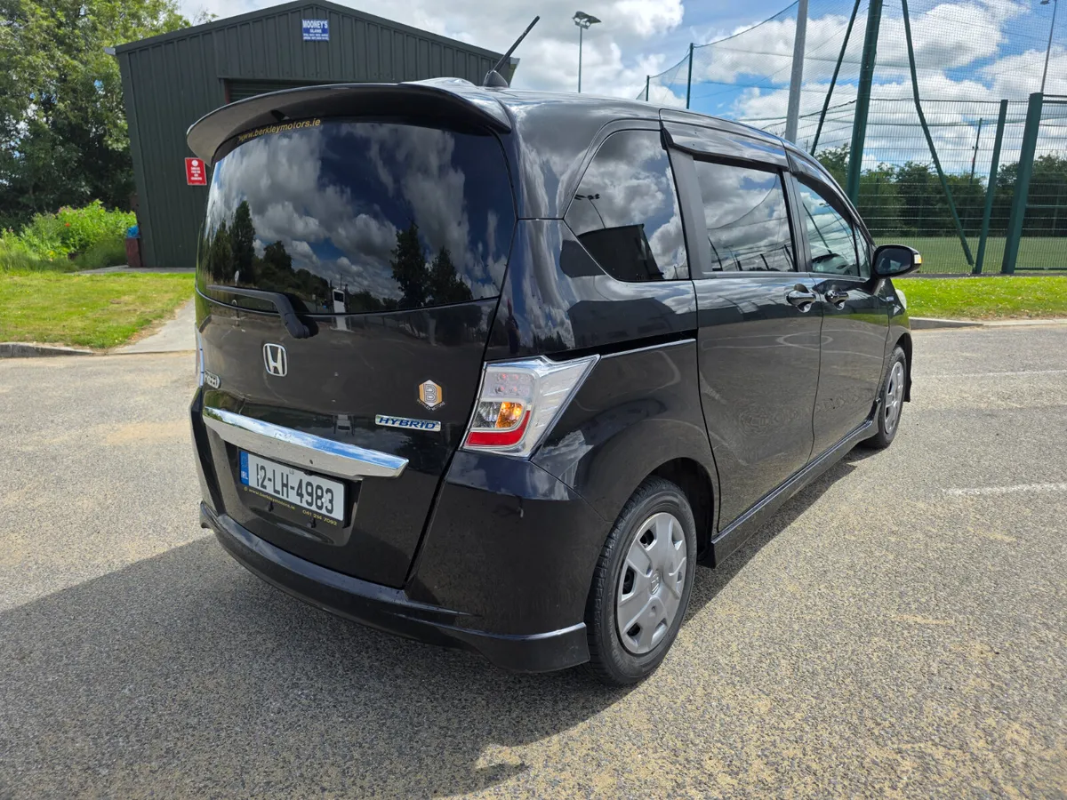 12 Honda Freed 7 Seater Auto €7999 - Image 3