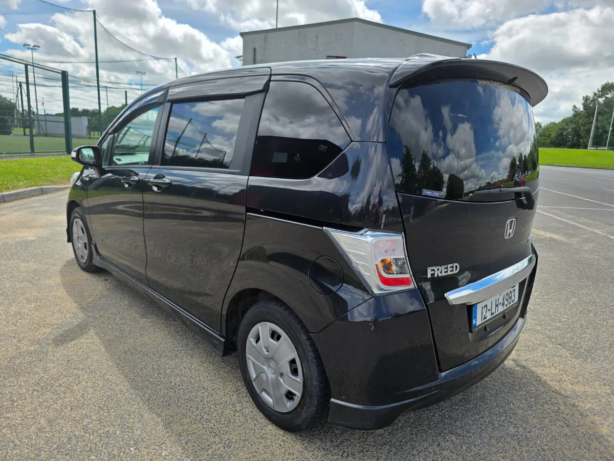 12 Honda Freed 7 Seater Auto €7999 - Image 4