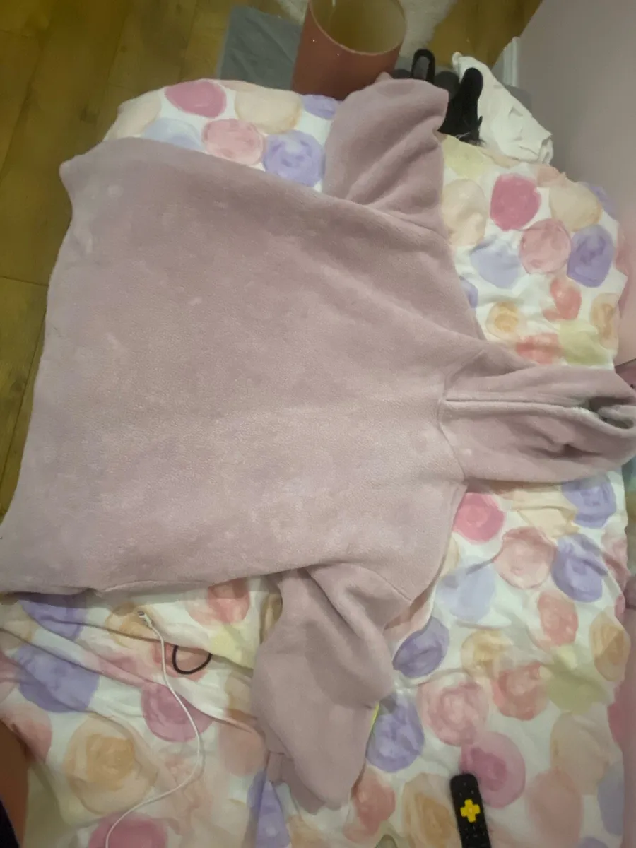 Clothes - Image 2